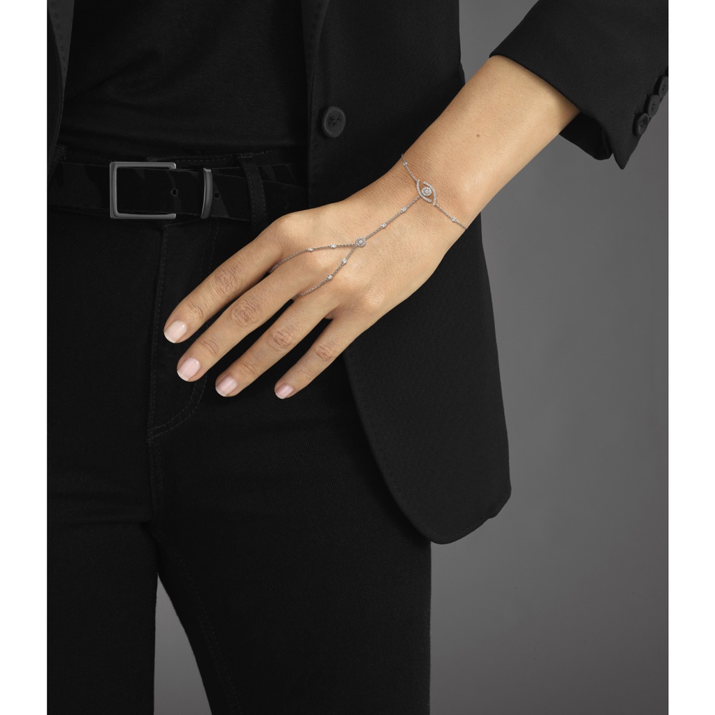 messika-bracelet-de-main-lucky-eye-pave-porte_1_03665b98-34c2-4b68-9aa8-304ed4b848e1.jpg