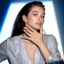 messika-image-06-large-bracelet-lm-nacre-blanche_ebd0bb93-60d7-47af-bddb-322dd211c9bd.jpg