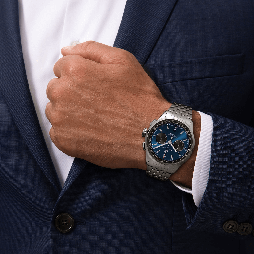 ab0118a61c1a1-premier-b01-chronograph-42-on-wrist_8ca9be52-cb1d-45c8-8778-844a59ec88e8.png