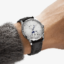 q1368430onwristcloseup_9ccfcb2a-4242-48e9-8e9a-304d2ebd0cc2.png