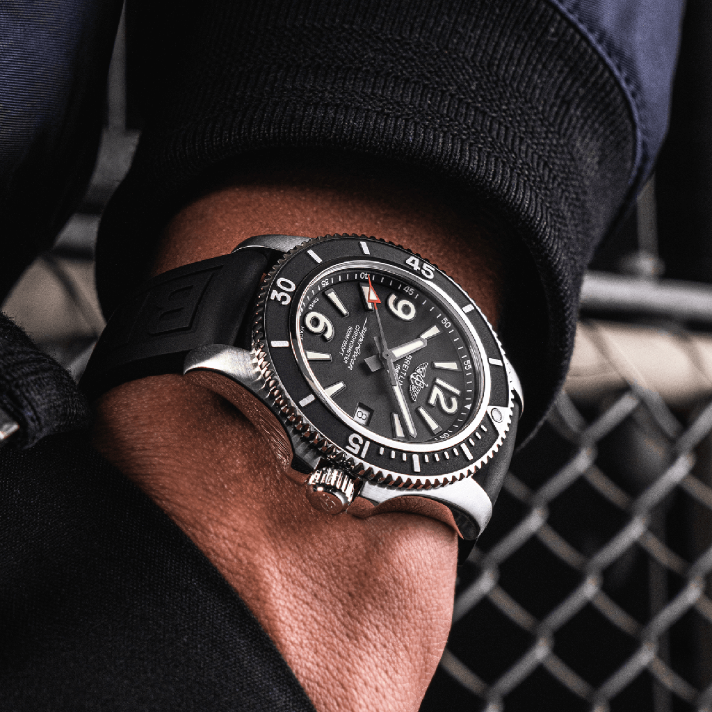 a17366021b1s1-superocean-automatic-42-on-wrist_d7569dce-9c81-4945-86e7-9d811252246c.png
