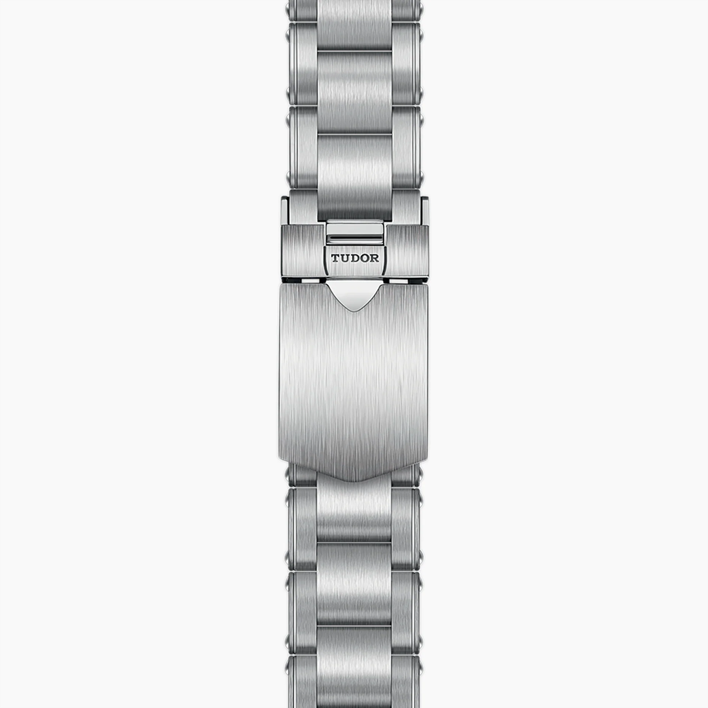 tudor-m79030b-00011_8684d118-b6f6-493a-9ed8-6c3966ac822f.png