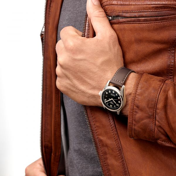 longines-spirit-l3-810-4-53-0-worn_9ddf0731-a2c5-45f8-9cc2-da2b943c88d7.jpg