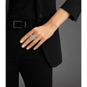 messika-bague-marquise-desert-bloom-porte_51e824c1-6964-4352-835c-eca0d75efef9.jpg