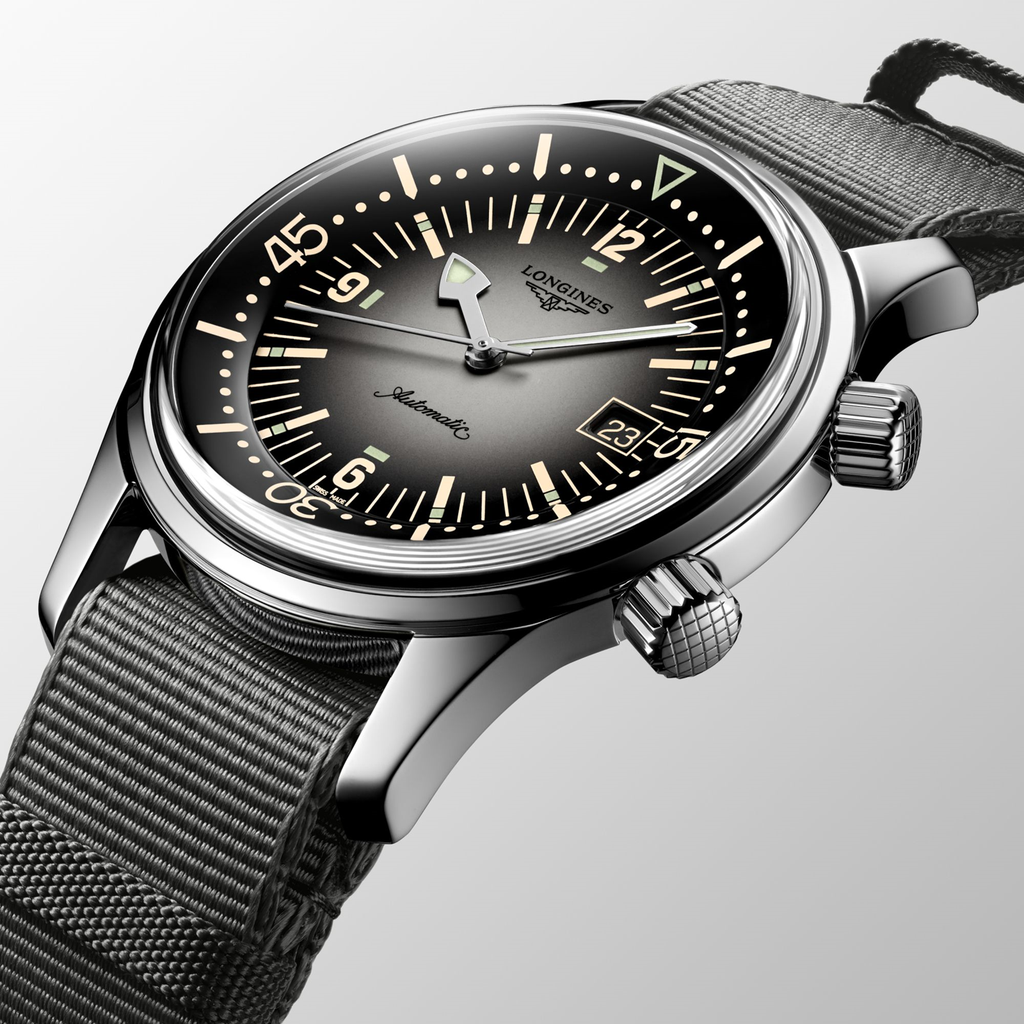 the-longines-legend-diver-watch-l3-774-4-70-2-detailed-view-2000x2000-101_75fbdee5-c1ea-45fb-bc5b-9f08b2c8c62c.jpg