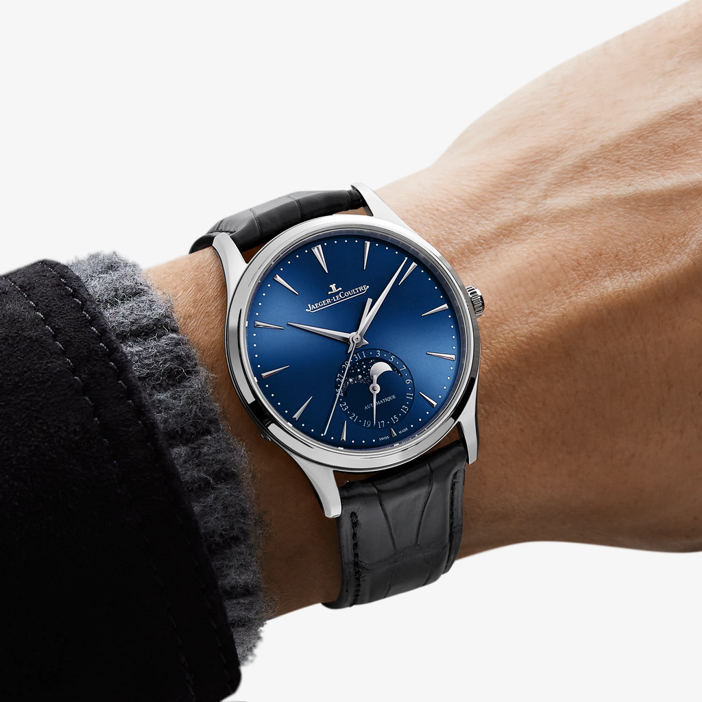 q1368480onwristcloseup_7b2ce82f-5620-483c-acd0-379239cf25a4.png