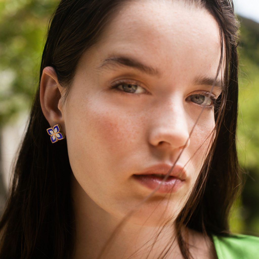 roberto-coin-princess-flower-18kt-rose-gold-lapis-flower-stud-earrings-with-diamonds-adv888ea1837_04_wear-1024x1024_67ec748c-1fcf-458f-abb0-970aad2f3dea.jpg