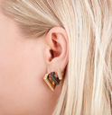 bruteearringsonear_45f18a55-6f6d-4626-8ed2-5f0e82a40f95.jpg
