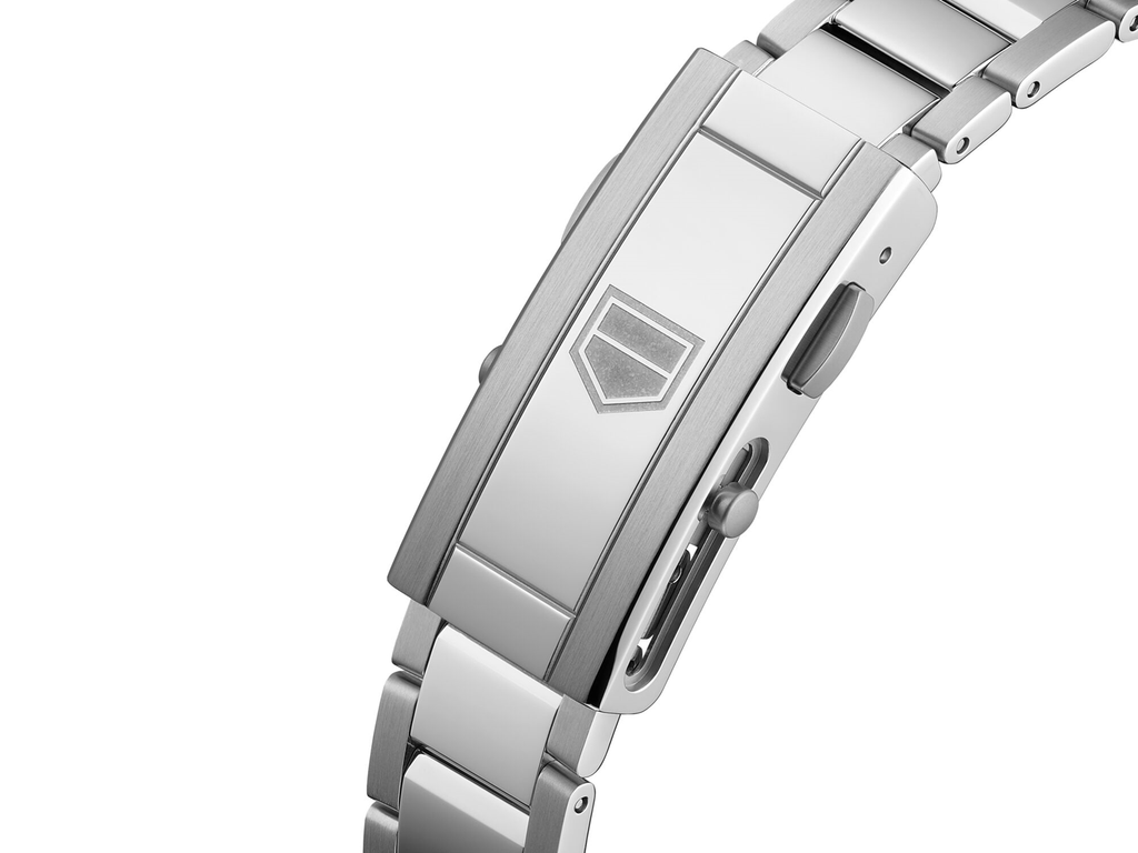 web2000px-wbp231b.ba0618_buckle_65e2cb3f-944e-4bde-9cd9-5e2f5d99ab1a.jpg