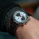 a23311121c1x1-top-time-triumph-on-wrist_783ce8d8-ebf0-4402-8fc7-b63cecc255f2.png