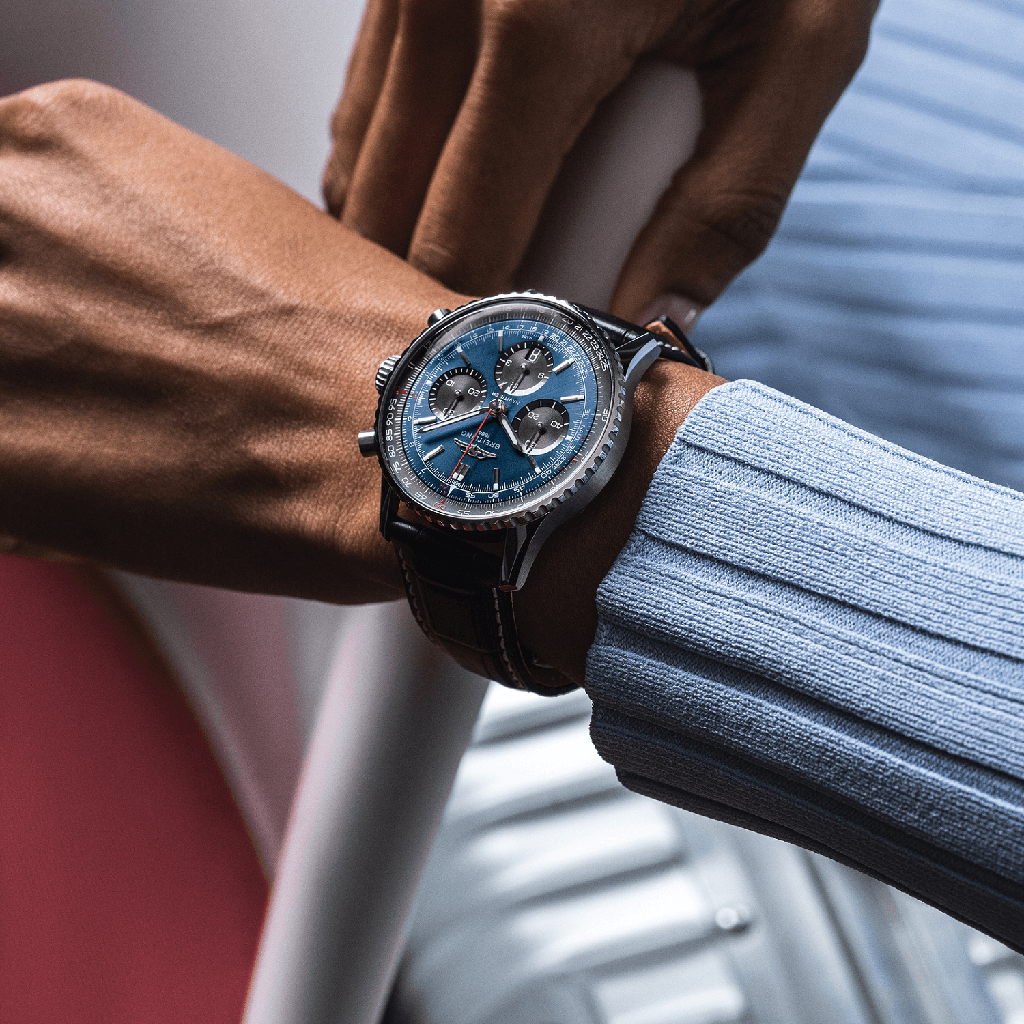 ab0139241c1p1-navitimer-b01-chronograph-41-on-wrist_2c2b670f-4e1f-49d3-8694-d5c7cc8a41b6.png