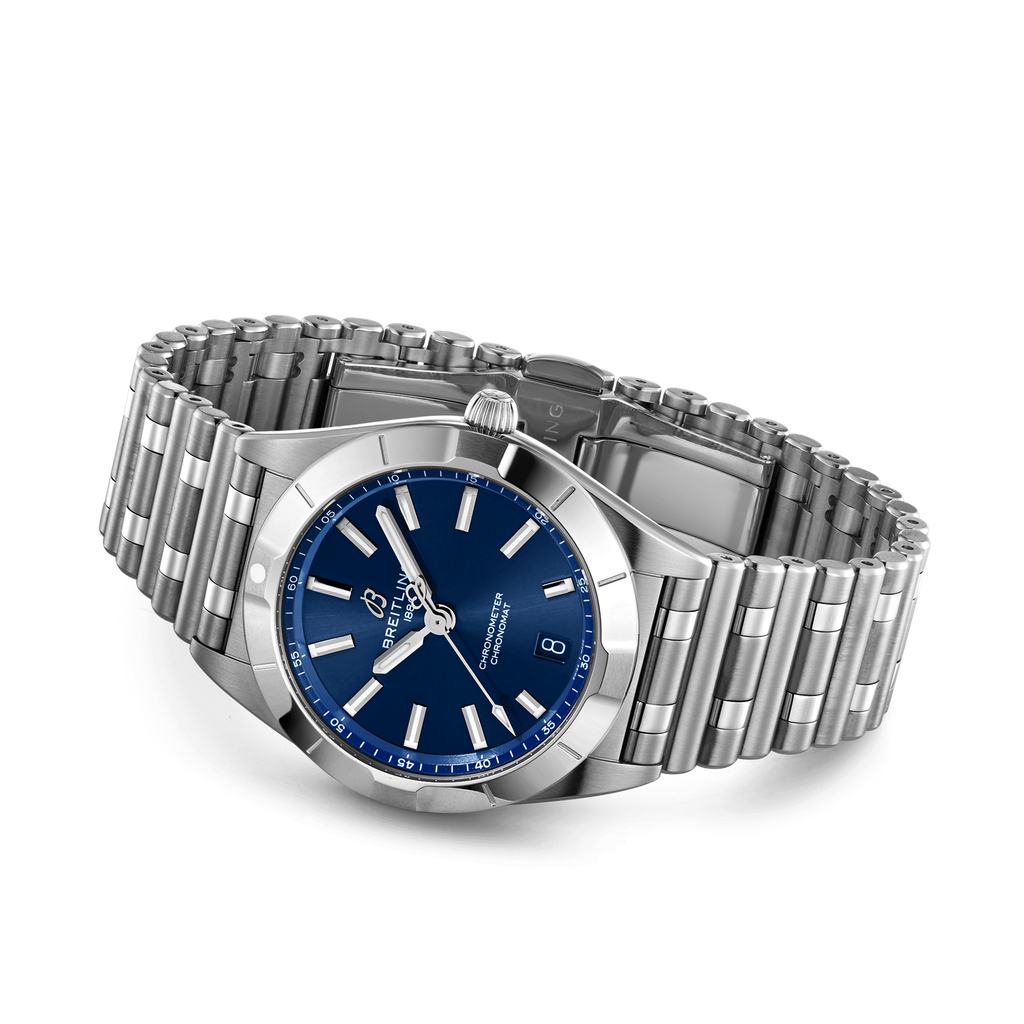 a77310101c1a1-chronomat-32-rolled-up_8c3346cc-d788-41e8-a3f7-2658a347505a.png