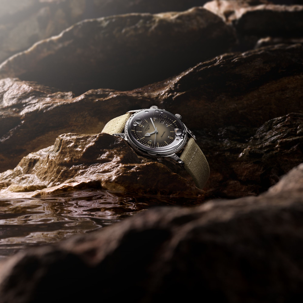 the-longines-legend-diver-watch-l3-374-4-30-2-detailed-view_06a51b85-d4db-4941-94d5-b6d150ccb07f.jpg
