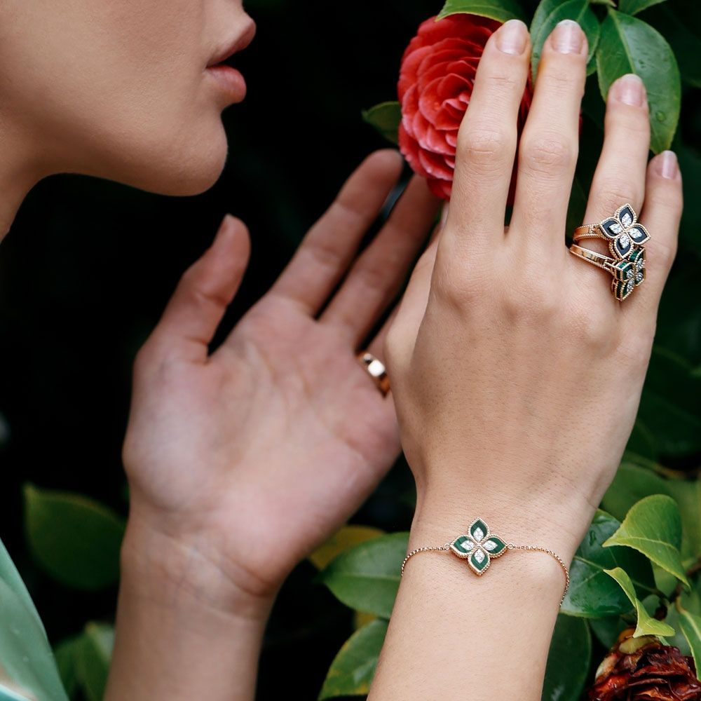 princess-flower-bracelet-in-18kt-rose-gold-with-malachite-diamonds_9ec1e453-5f6e-48ce-95ba-c54a4d307765.jpg