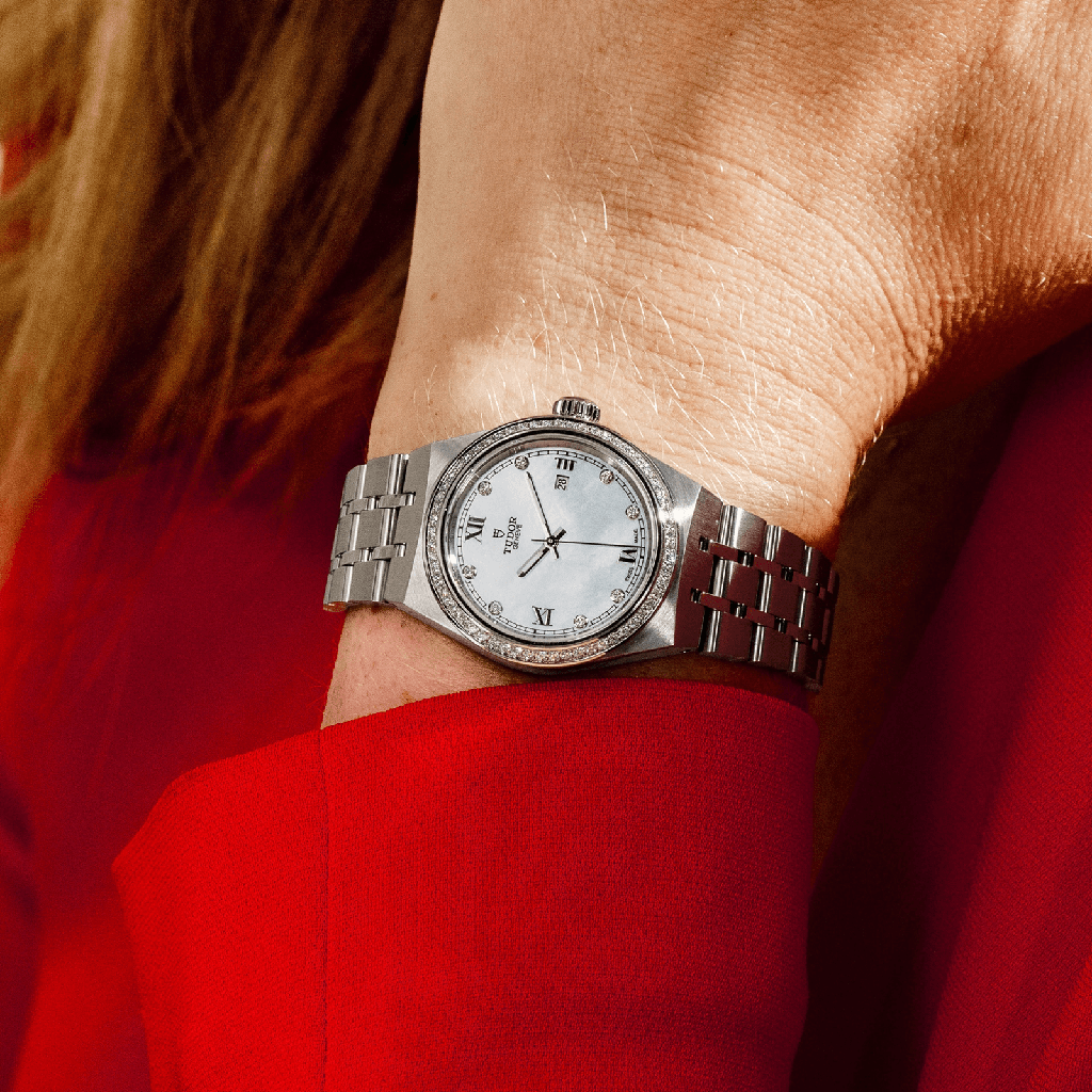tudor-m28320-0001_aaa0143e-d7c4-4645-8619-2a9796afc514.jpg