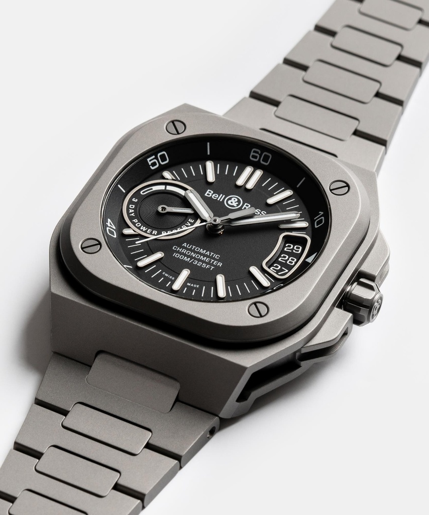 br-x5-black-titanium-produit-3_4_pers-v2_1763d7e5-7753-4890-95d9-0f29e98a63c8.jpg