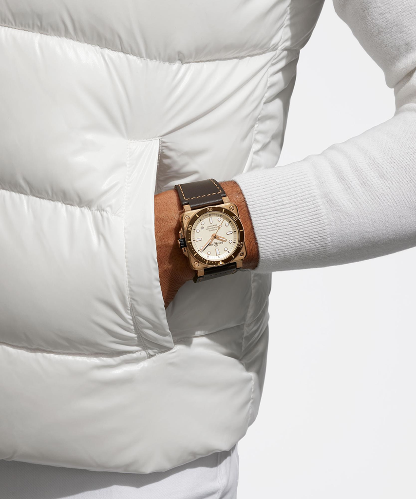 m50_br_br-03-diver-white-bronze-porte_0328_1-porter_72f696e5-5649-4e37-a513-017b3b4adcda.jpg
