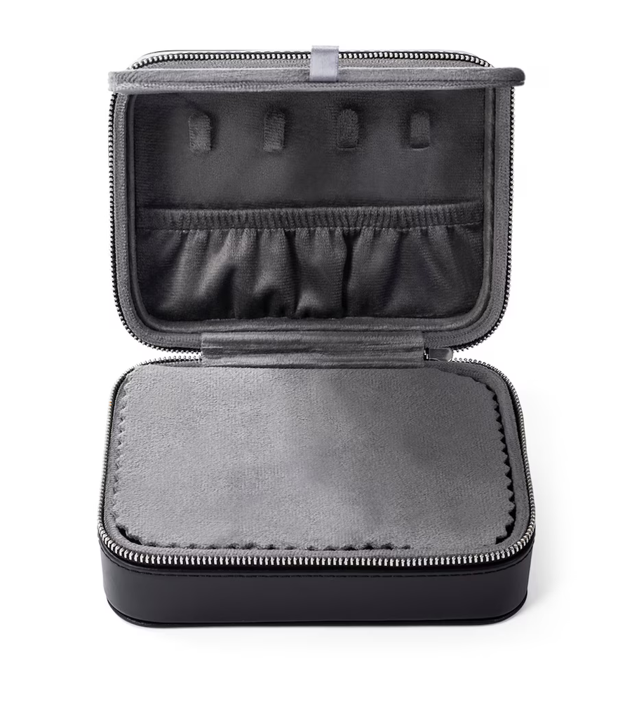 romajewelrycase_03eea21f-b532-4649-ad74-46b6414fb93c.png