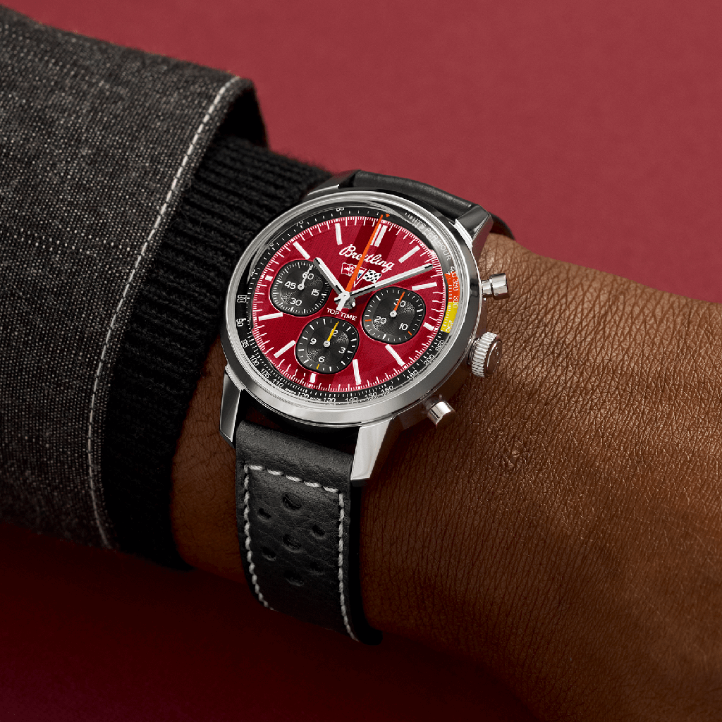 ab01761a1k1x1-top-time-b01-chevrolet-corvette-on-wrist_a7f384b6-bd86-4bb0-be7d-2d4259fc8a8c.png