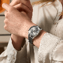 a17327381b1p1-navitimer-automatic-36-on-wrist-2_a26deef8-e6b7-4062-9a28-76ea07fef50c.png