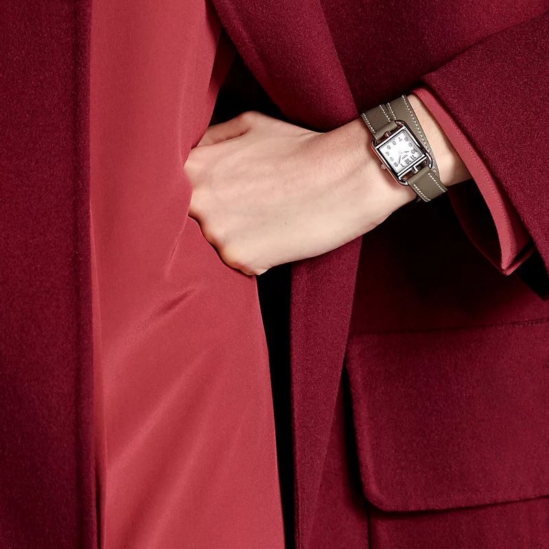 cape-cod-watch-small-model-31mm--040246ww00-worn-2-0-0-800-800_g_62be0be2-9ddf-4d83-9458-cc0f5ceda987.png