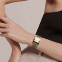 heure-h-watch-medium-model-30mm--055628ww00-worn-2-0-0-1600-1600-q99_g_2d9ea53e-5b28-498d-b7ca-7bd7f376bca4.png