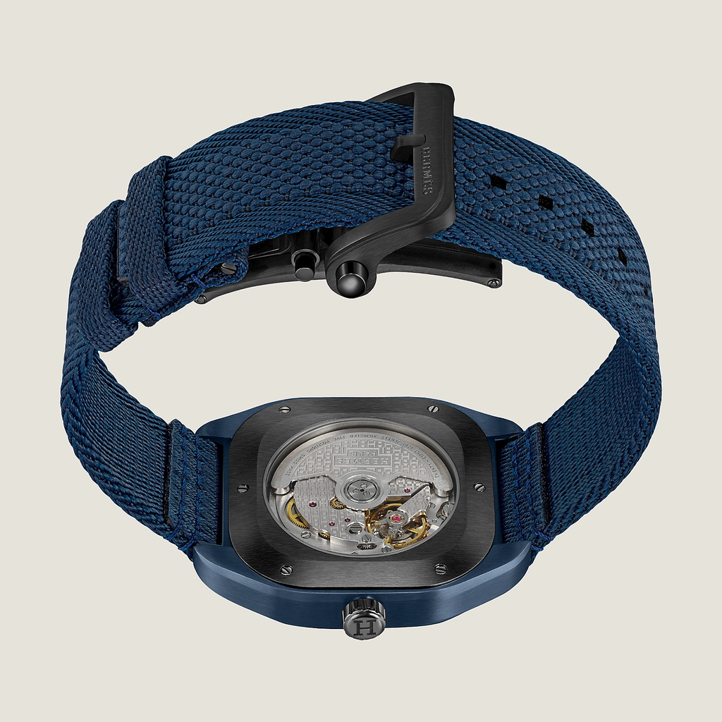 hermes-h08-watch-42mm--056988ww00-back-6-300-0-1600-1600-q99_g_55676604-8574-4029-a2df-8266805ab986.png