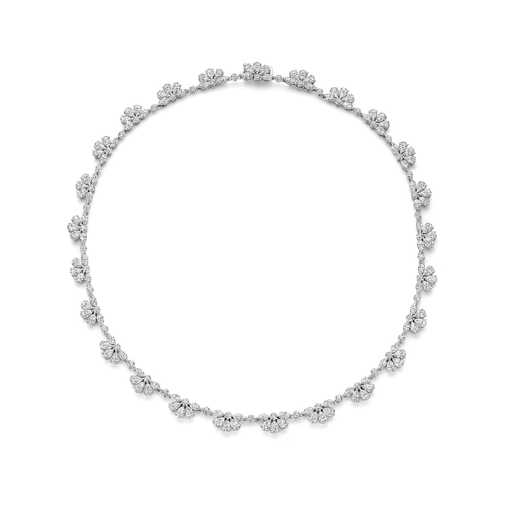 Whitegold necklace with diamonds
