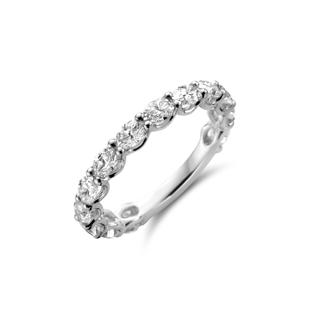 Wedding band with oval diamonds