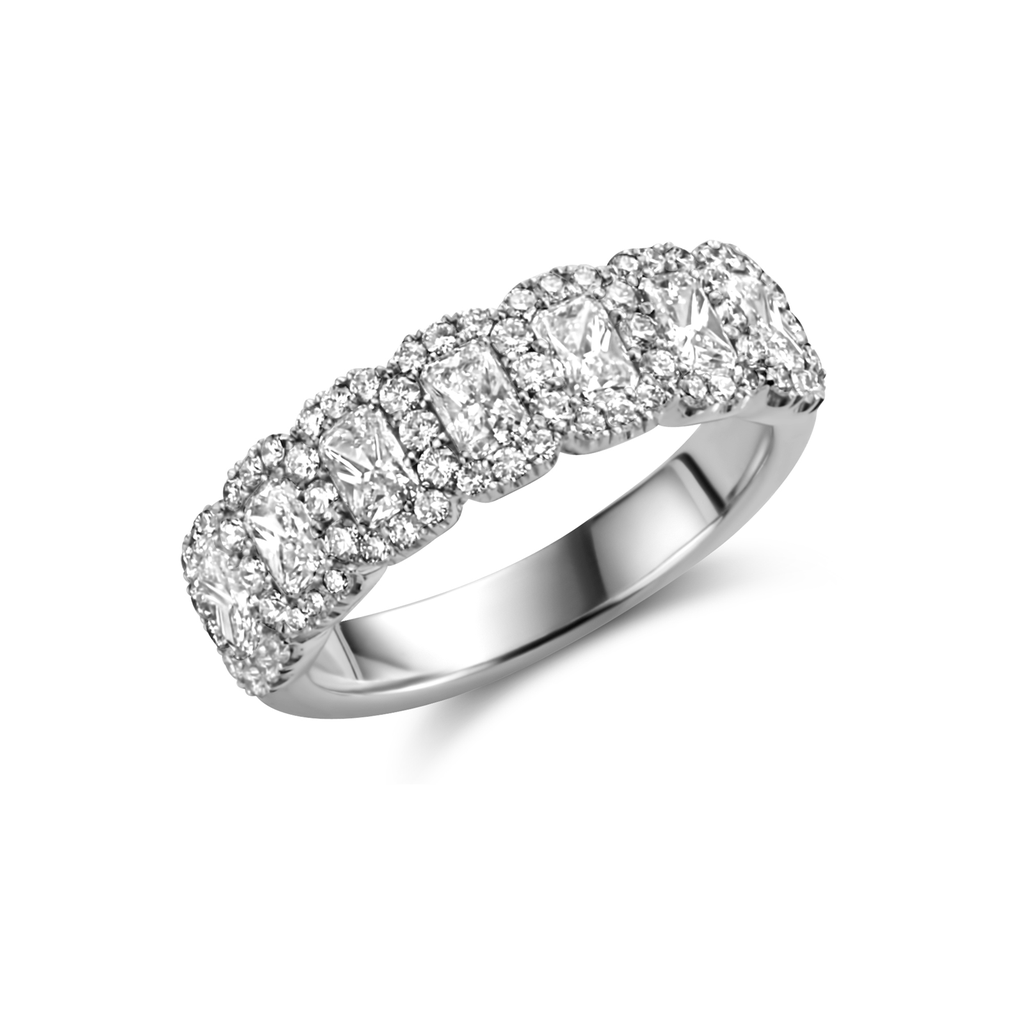 Ring with diamonds