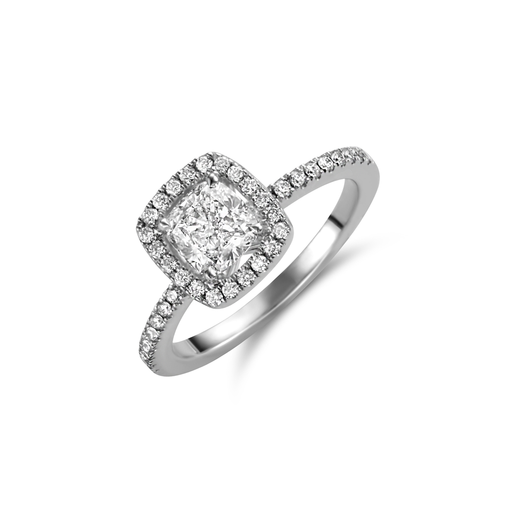 Solitair cushion cut
