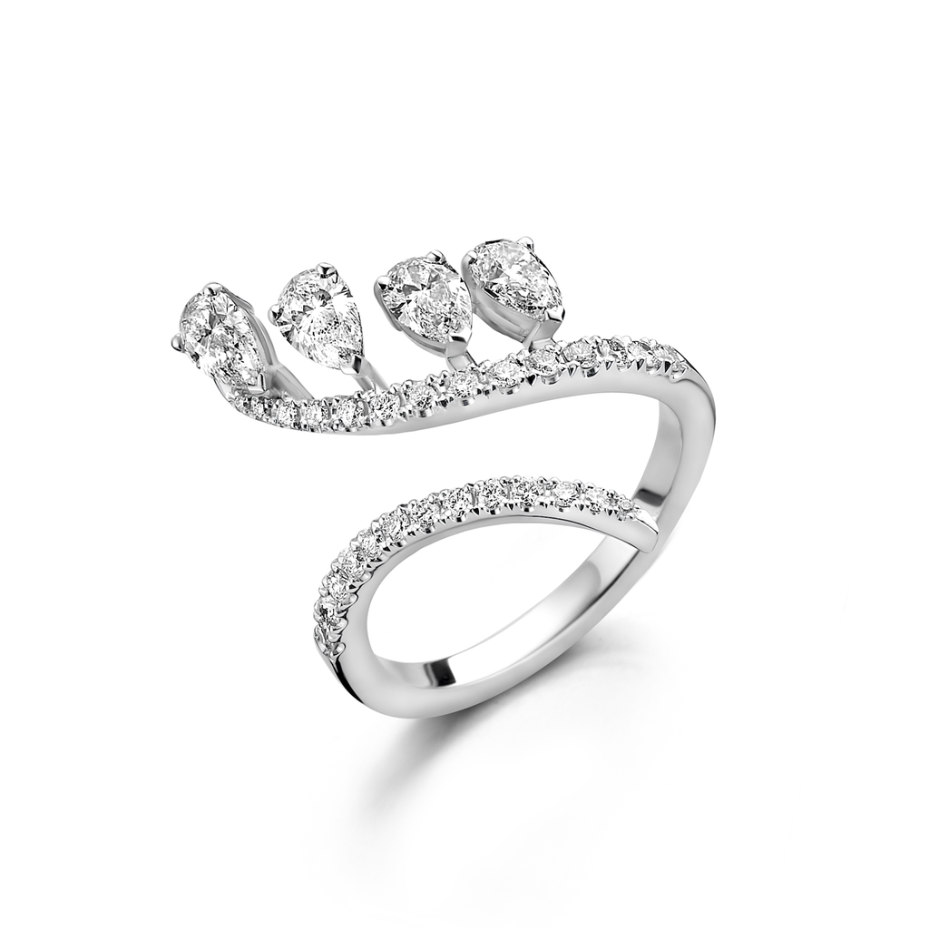 Ring White Gold set with Diamonds