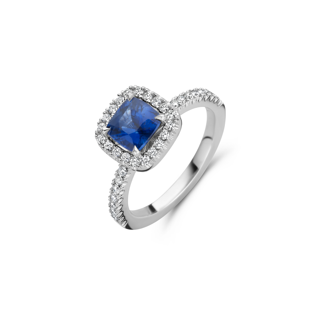Solitaire white gold