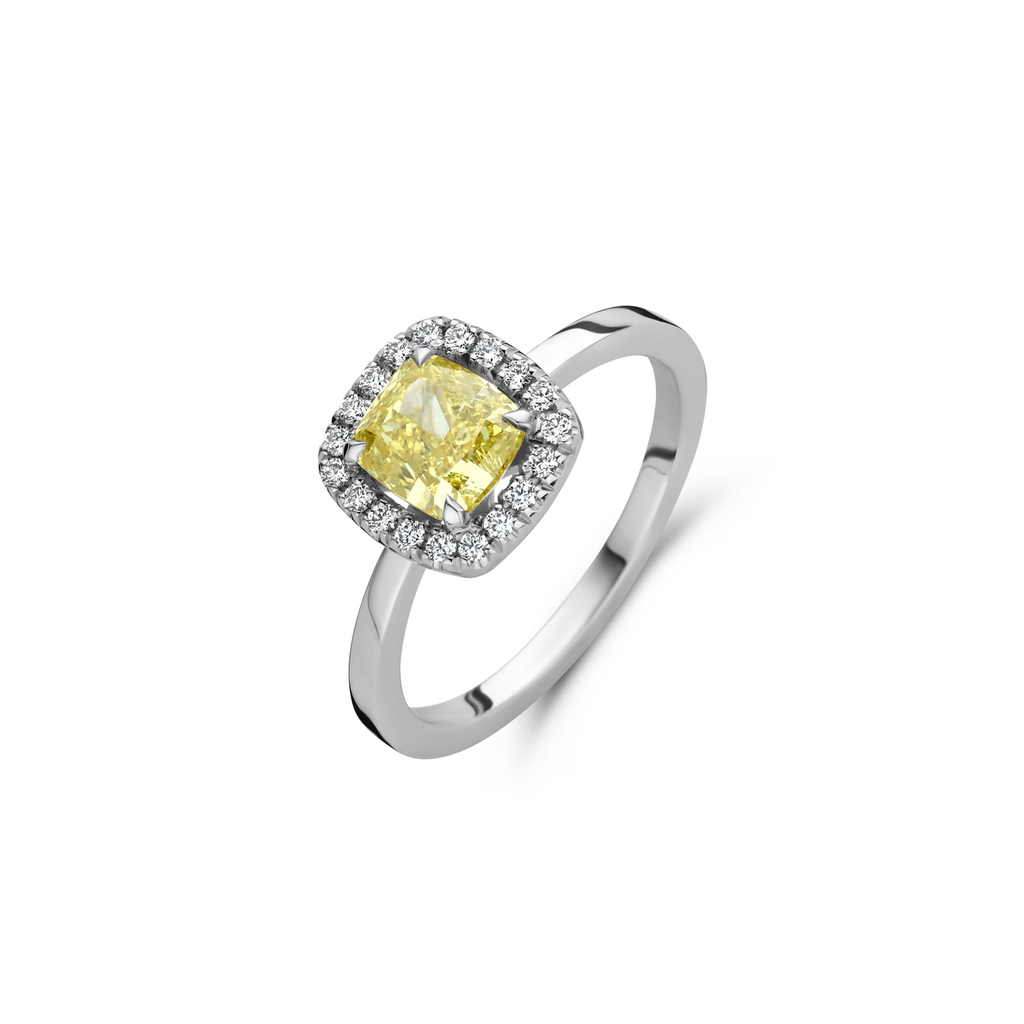 Whitegold Halo ring with diamonds