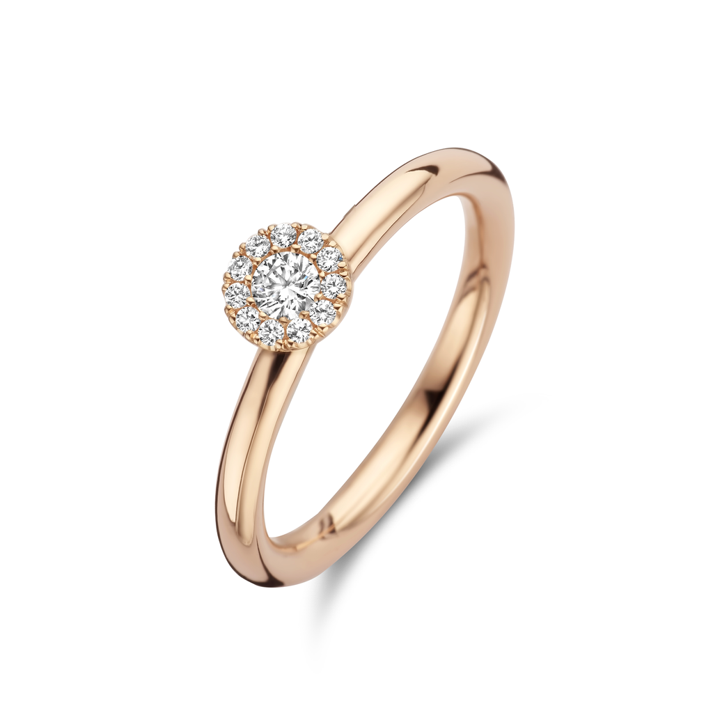 Pink gold solitaire with brilliant cut diamonds
