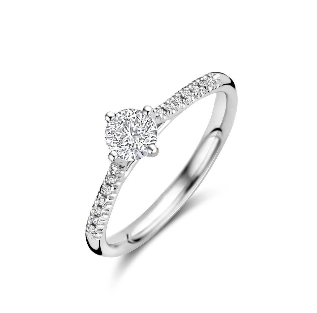 Whitegold ring with diamonds