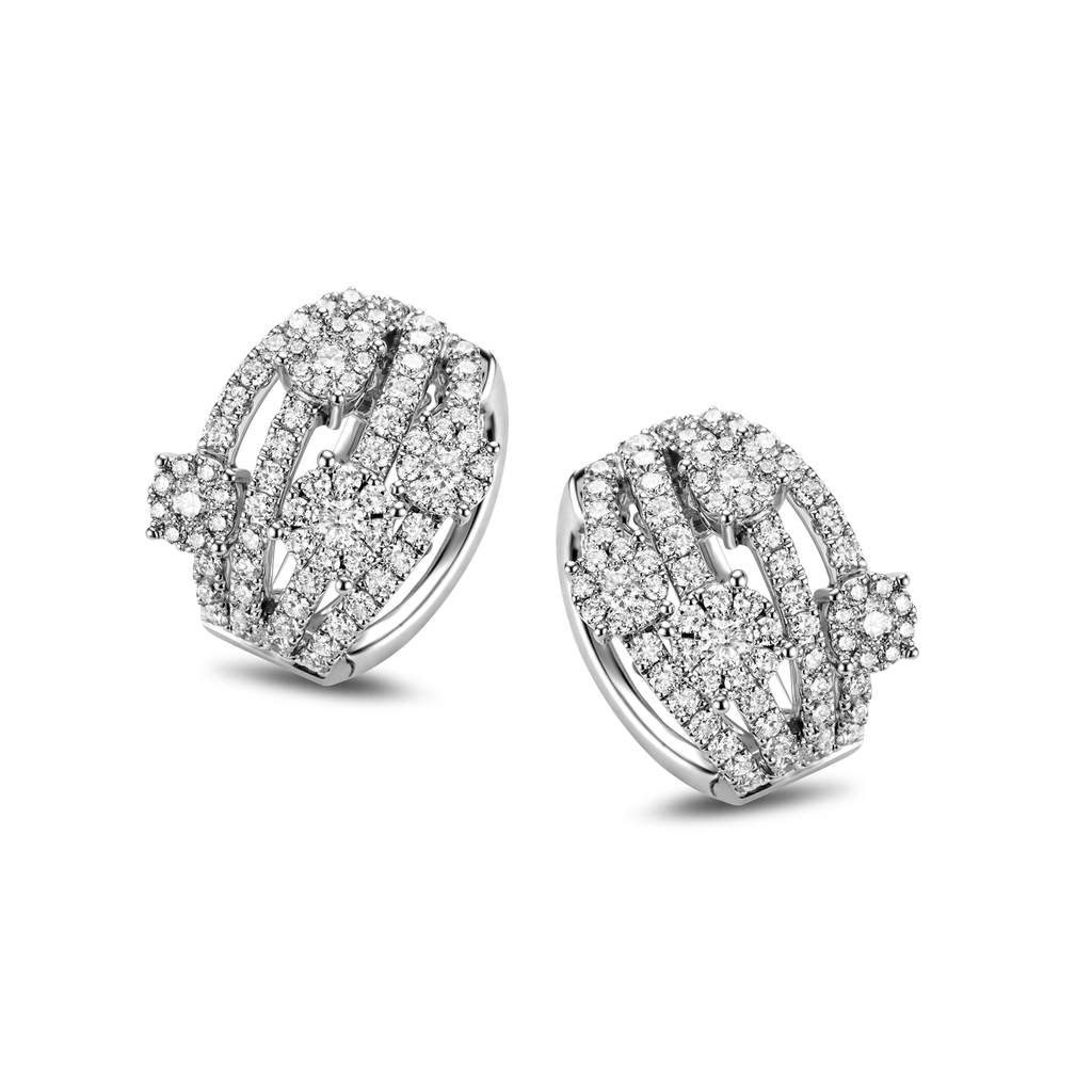 Earrings with diamonds