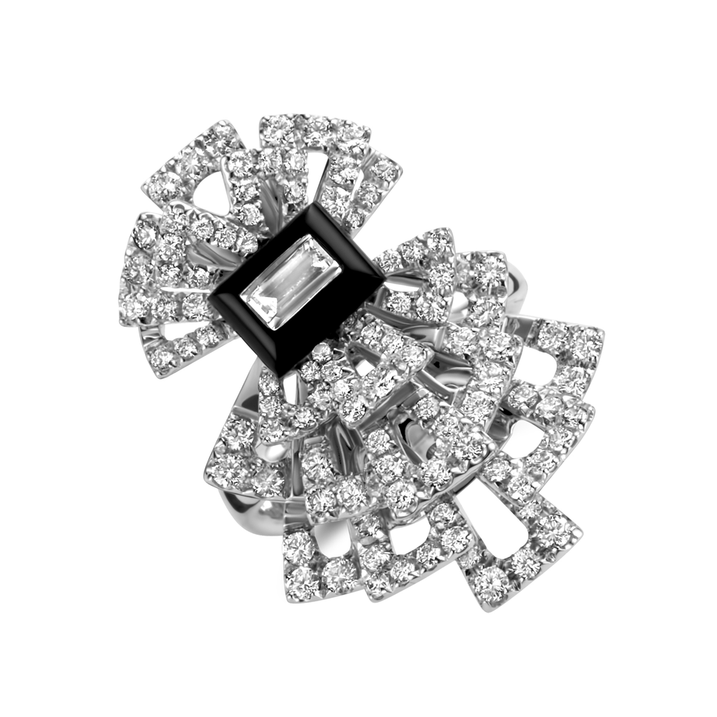 Ring art deco with diamonds and onyx